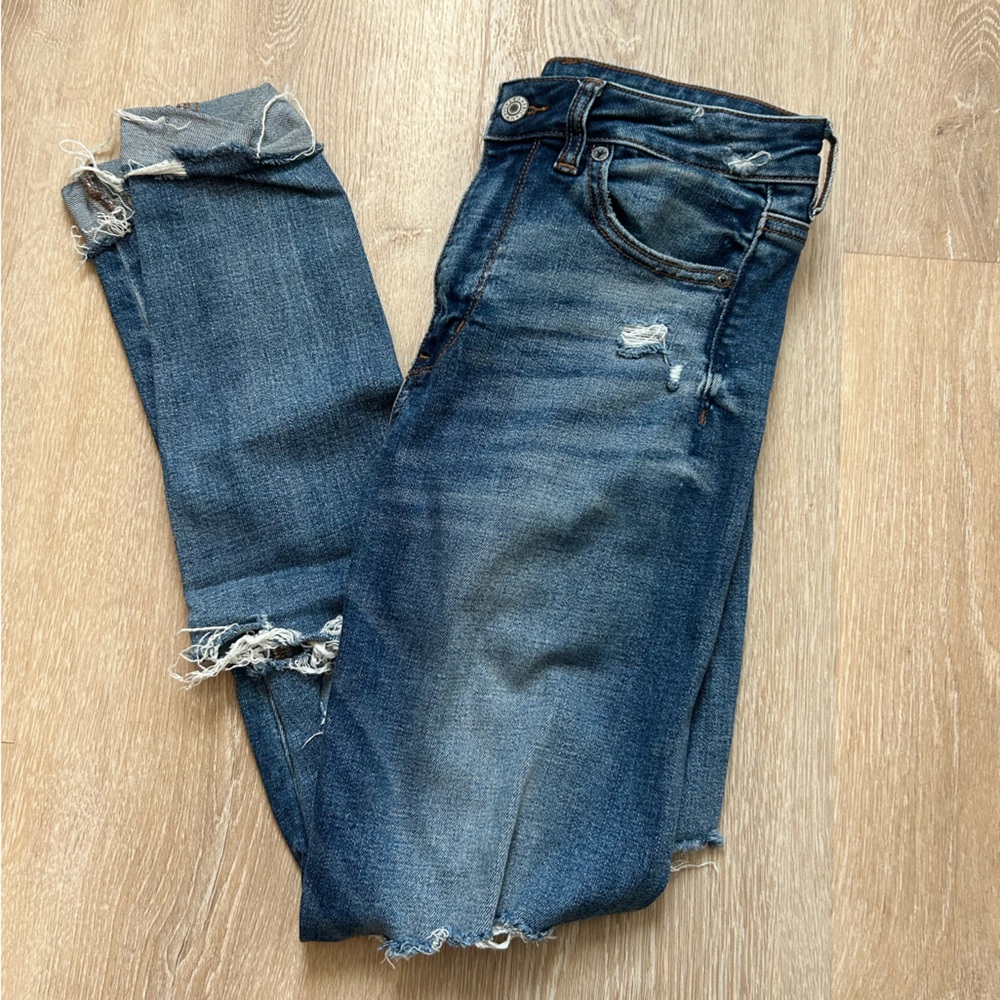 American Eagle Distressed Skinny Jean